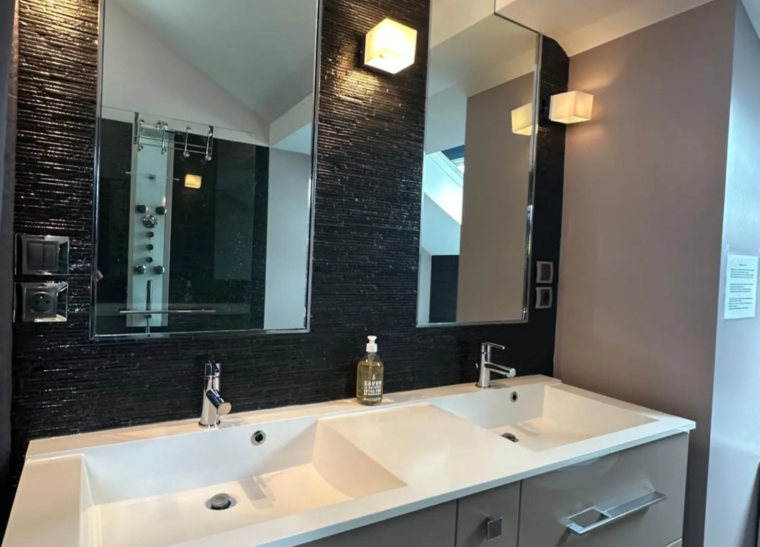River Villa With Amazing View + Jacuzzi, Garden, Forest Access Vetraz-Monthoux